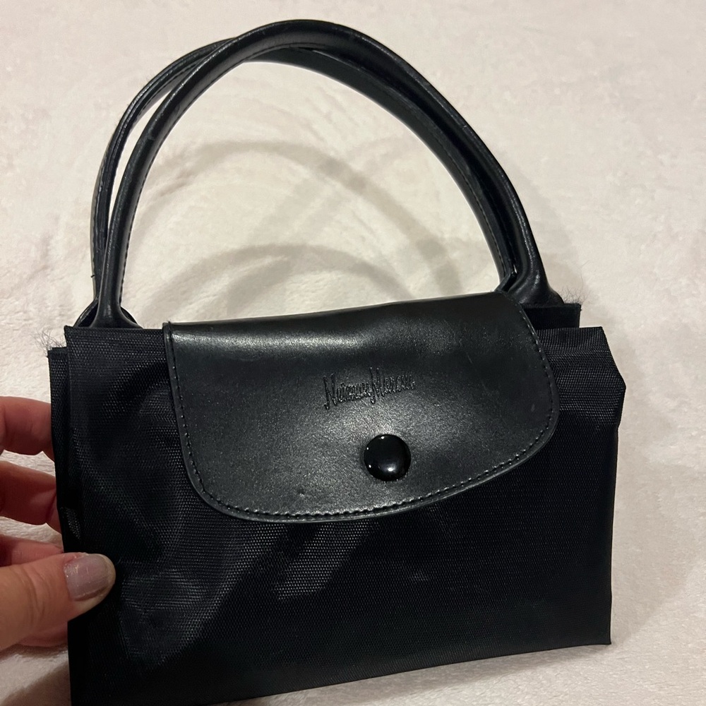 Neiman Marcus  Elegant Black medium size bag color black new